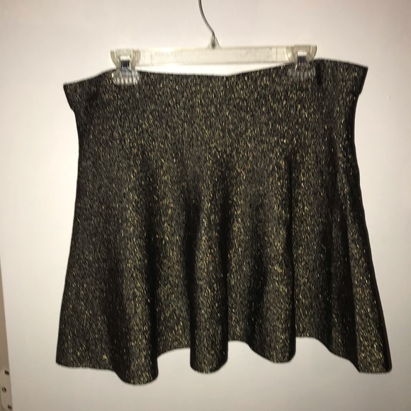 Gorgeous sparkly skirt! - Picture 5 of 5